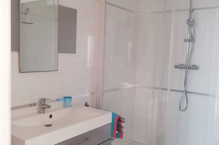 Gîte pour 7 personnes, avec jardin et piscine, animaux acceptés à Sibiril - 4