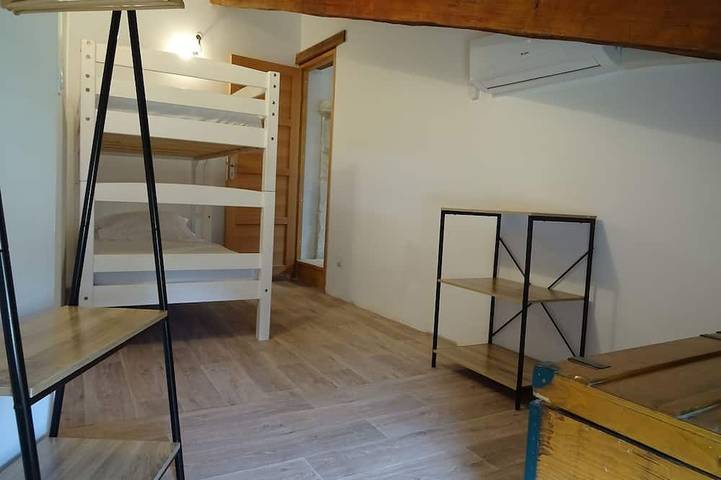 Location de vacances pour 6 personnes, avec jardin ainsi que piscine et terrasse à Barjac - 4