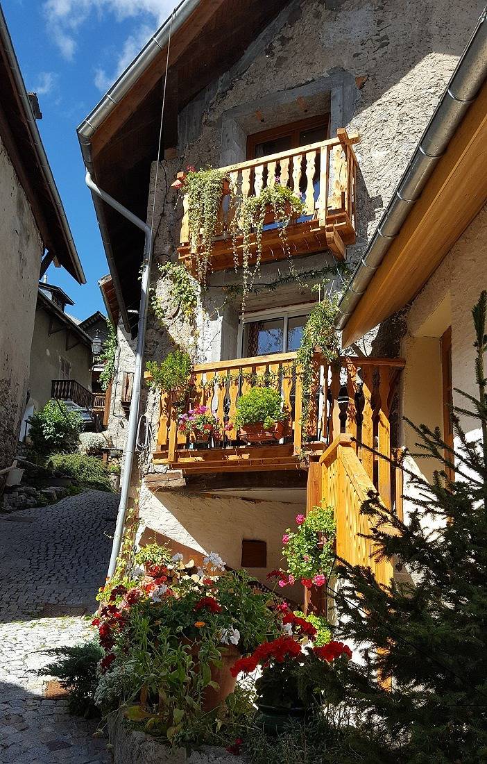 Gîte pour 9 personnes, avec sauna ainsi que piscine et jacuzzi
