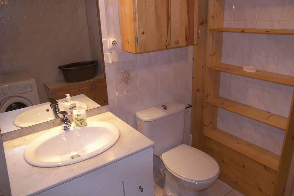 Entire apartment, Mountain apartment with superb view of the Lachat mountain in Les Villards-sur-Thônes, Annecy region