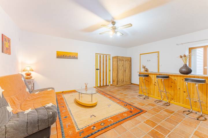 Gîte pour 6 personnes, avec jardin et terrasse à Cersay