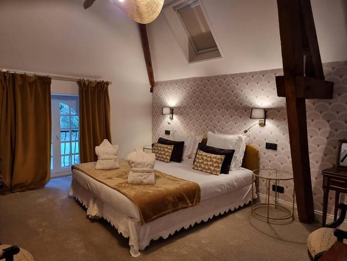 Hôtel pour 2 personnes, avec vue ainsi que jardin et piscine à Coly - 4