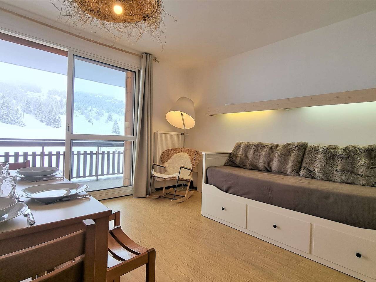 Ganze Wohnung, Studio für 4 Personen, Ski-in/Ski-out, Süd-West, Gratis-Wlan, Kostenlose Parkplätze, Nahe Skilift in Saint-Étienne-en-Dévoluy, Le Dévoluy