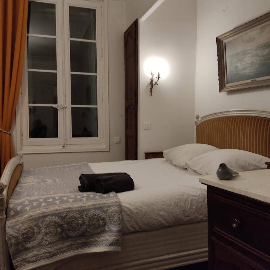 Double Room in Vergèze, Côte méditerranéenne (France)