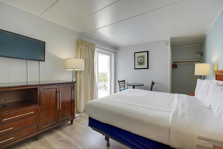 Hotel voor 6 personen, with balkon and uitzicht as well as zwembad - 1