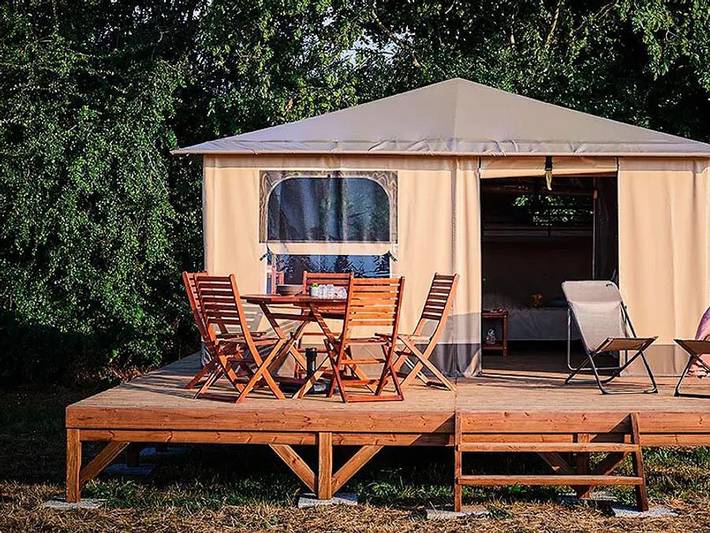 Ushuaïa Villages Provence-Ventoux - Tente en toile et en bois 5 personnes - Tente Lodge - 3 Pièces - Sans Sanitaires in Pernes-les-Fontaines, Vaucluse