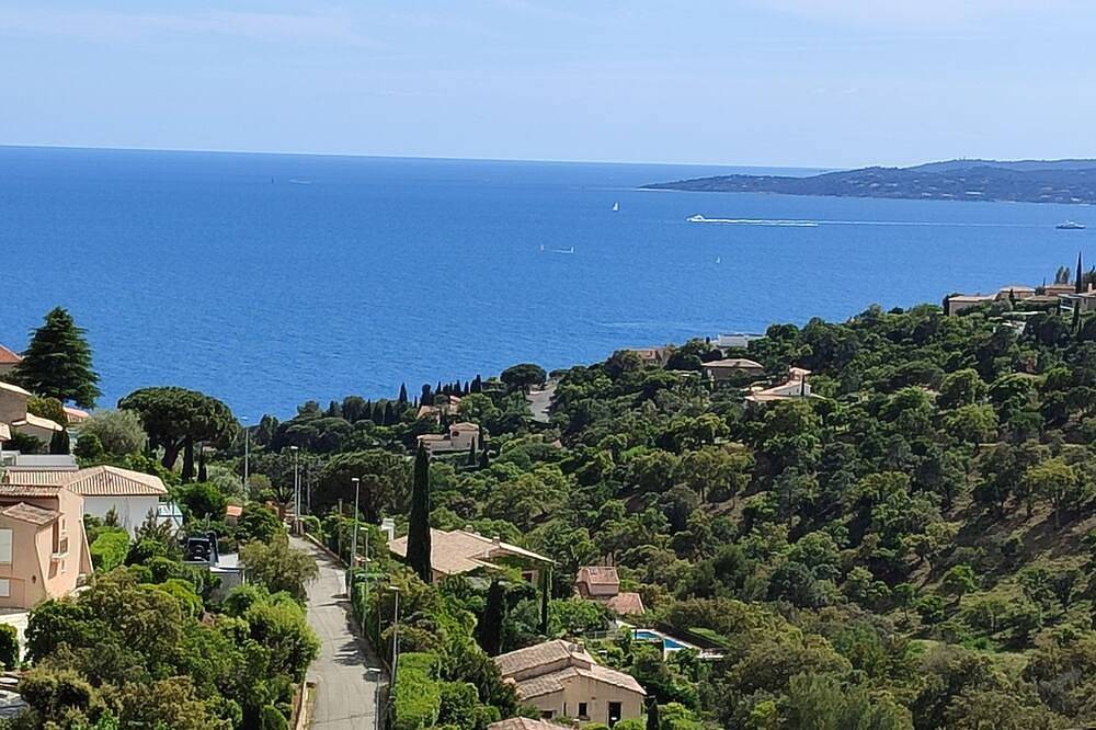 Villa (Var) très belle vue mer, piscine privative, calme et sans vis-à-vis in Les Issambres, Roquebrune-sur-Argens