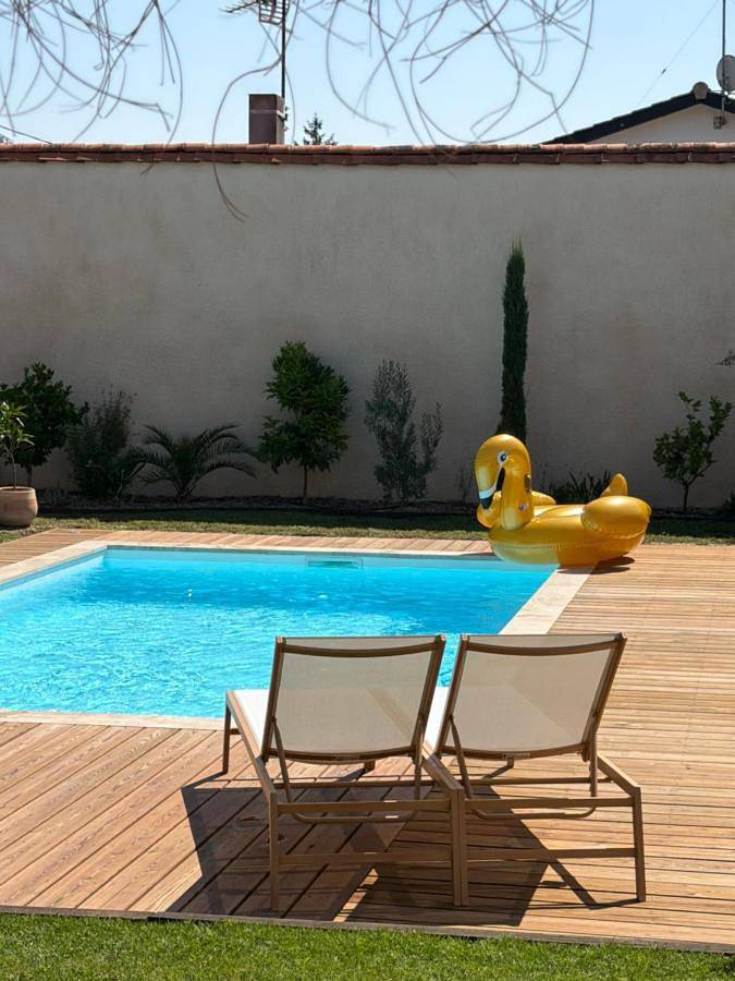 Chambre d’hôte pour 2 personnes, avec Terrasse ainsi que Jardin et Piscine