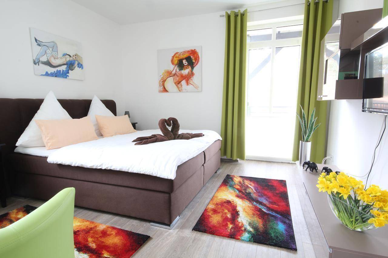 Entire holiday apartment, Wohnung in Fürstenberg/Havel mit Großer Terrasse und Seeblick in Röblinsee, Fürstenberg/Havel