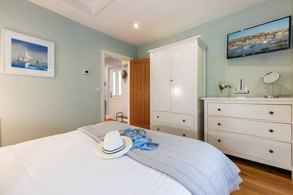 Entire apartment, A stunning apartment with breathtaking views, situated in a select development. in Carbis Bay, Cornwall