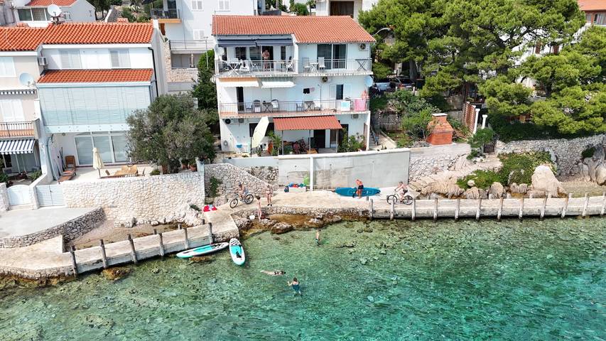 Gîte pour 3 personnes, avec balcon à Tribunj - 2