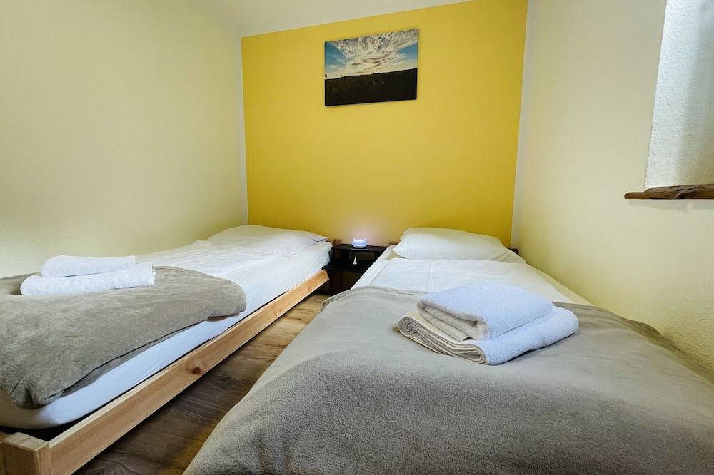 Gemütliches Ferienhaus für große Gruppen direkt am Wald und in der nähe vom Bach in Rübeland, Harzvorland