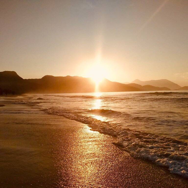 Ganze Wohnung, 1 Wohnung, Cond. Geschlossen, mit Blick auf die Pools und 50 m vom Strand entfernt in São Sebastião, Região Metropolitana do Vale do Paraíba e Litoral Norte