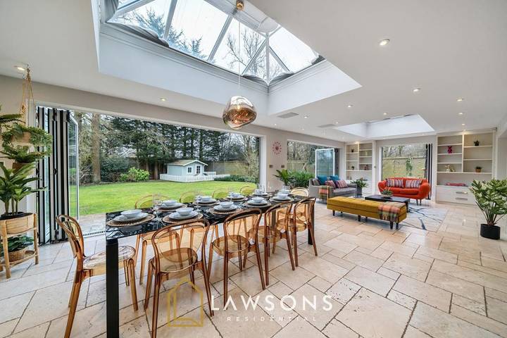 Casa de vacaciones para 15 personas, con jardín en Windsor