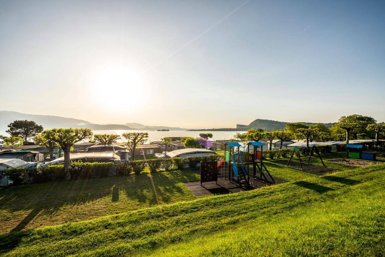 Camping Onda Blu in Manerba del Garda, Prealpi Gardesane