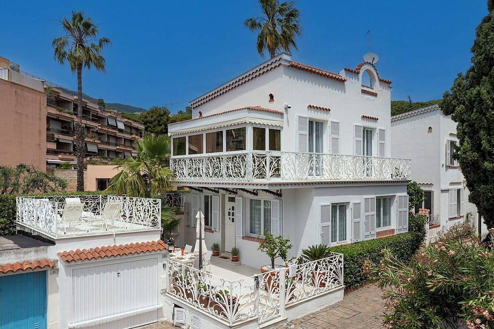 Atemberaubendes  Ferienhaus für 7 Personen mit Klimaanlage,  W-Lan, Tv, Innenhof und Panoramablick in San Remo, Sanremo Gemeinde