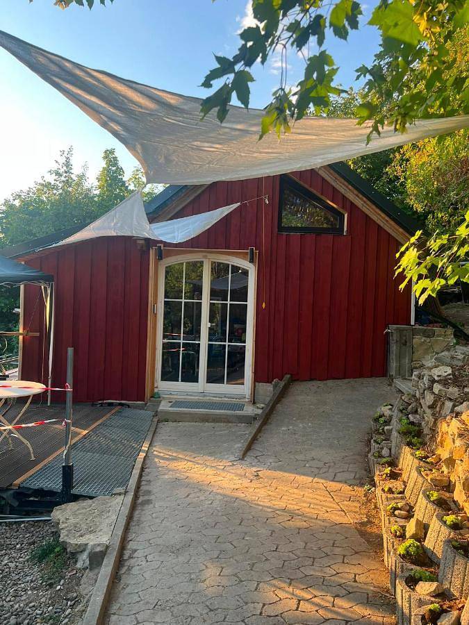 Bungalow für 2 Personen, mit Terrasse und Garten sowie Ausblick