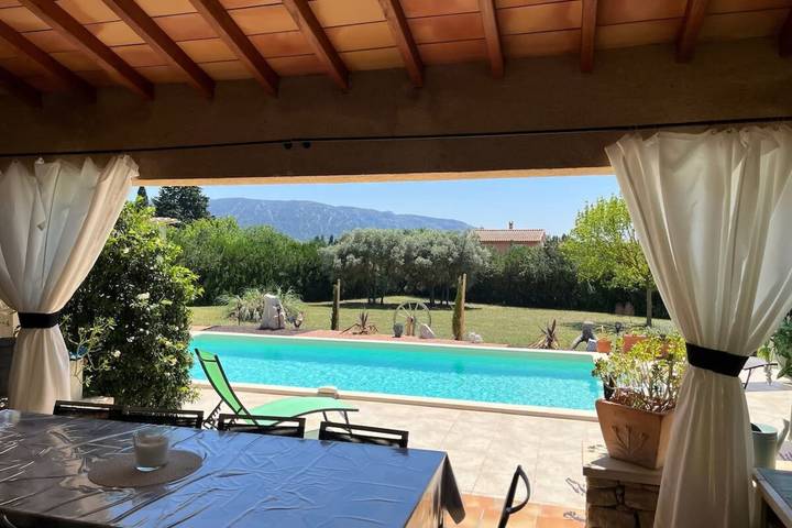 Location de vacances pour 8 personnes, avec piscine et jardin à Lagnes - 4