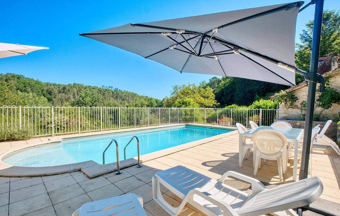 Appartement tranquille avec piscine, jardin et WiFi à 2,5 km de Plazac in Plazac, Périgord Noir