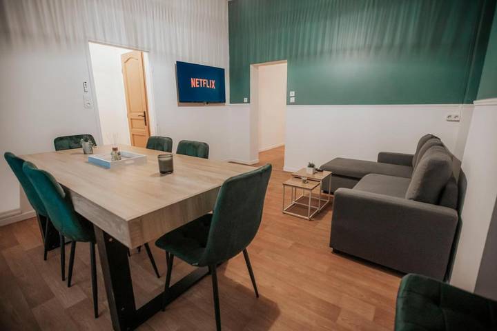 Appartement de vacances pour 8 personnes, avec jardin et terrasse, animaux acceptés