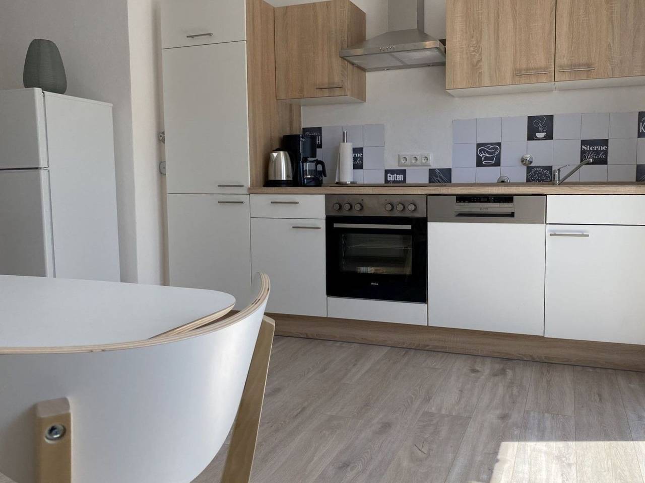 Ganze Wohnung, Sad151 Moderne Monteurwohnung mit Balkon in Schwandorf, Ostbayern