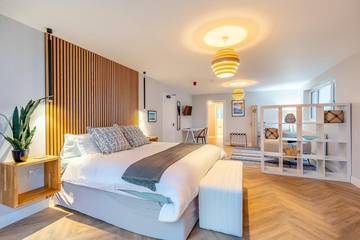 Cottage for 20 People in Shanklin, Isle of Wight, Photo 1