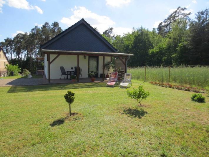 Ferienwohnung für 2 Personen, mit Terrasse und Garten in Lychen