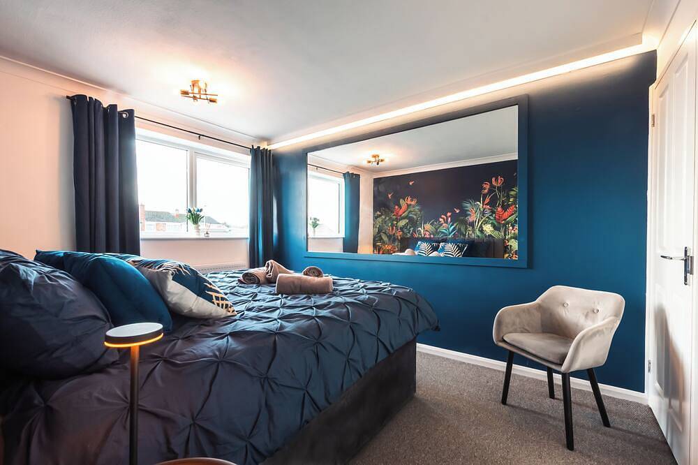 Hot Tube• 3xparking•5Br•Family&Contractors•Bedford in Bedford