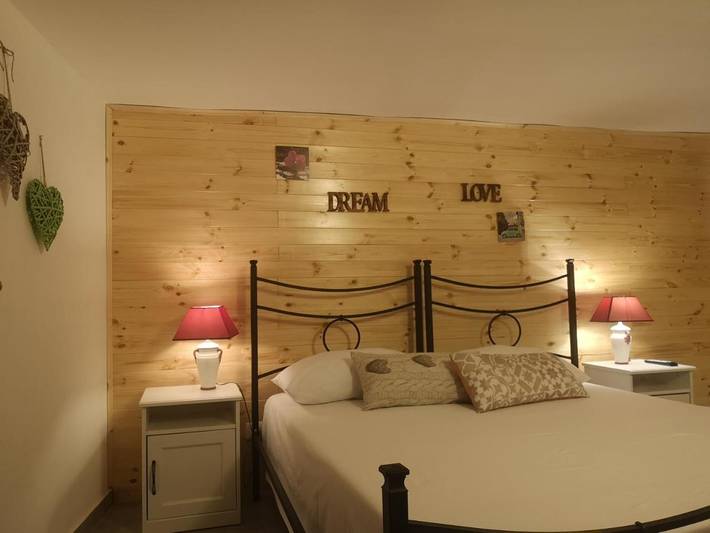 Gîte pour 7 personnes, avec jardin, adapté aux familles à Milo - 4