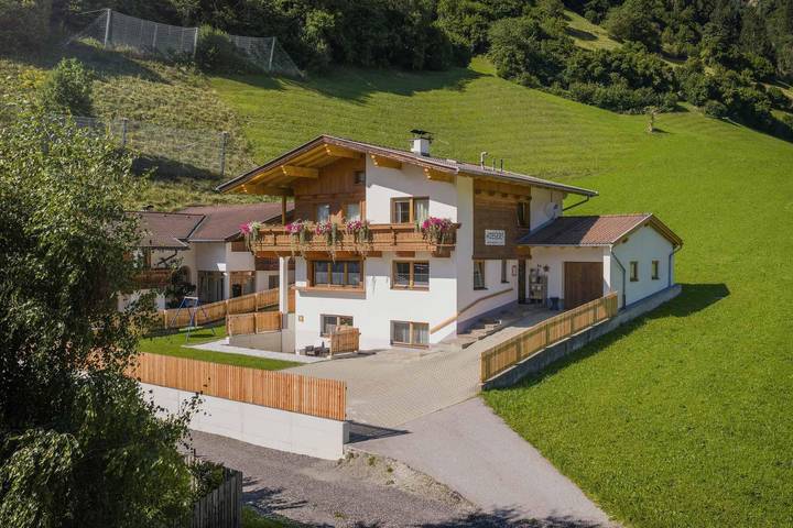 Ferienhaus für 4 Personen, mit Garten und Ausblick, kinderfreundlich im Stubaital