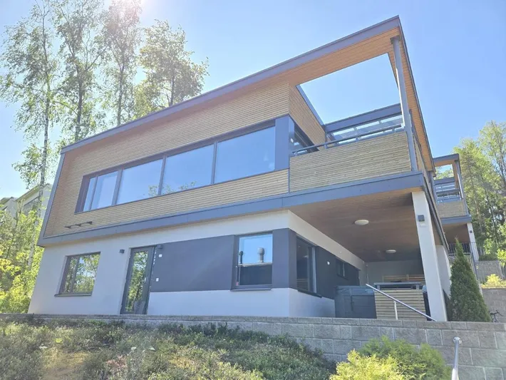 Villa für 11 Personen, mit Pool und Sauna sowie Balkon - 1