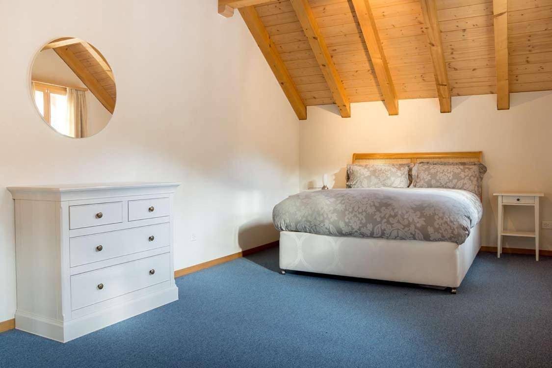 Ganze Wohnung, Five-Bedroom House in Hospental, Skiarena Andermatt-Sedrun