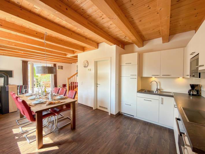Ferienhaus mit Bergblick, Terrasse und Garten in Gailtaler Alpen, Kötschach-Mauthen