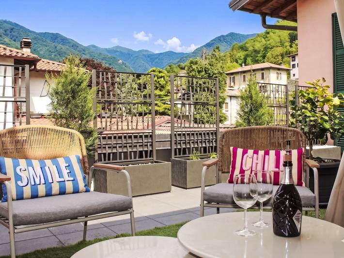 Location de vacances pour 4 personnes, avec jardin dans Carlazzo