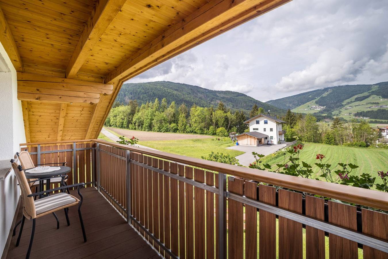 Appartamento intero, Appartamento '4' con vista sulle montagne, giardino in comune e Wi-Fi in Valdaora di Mezzo, Valdaora