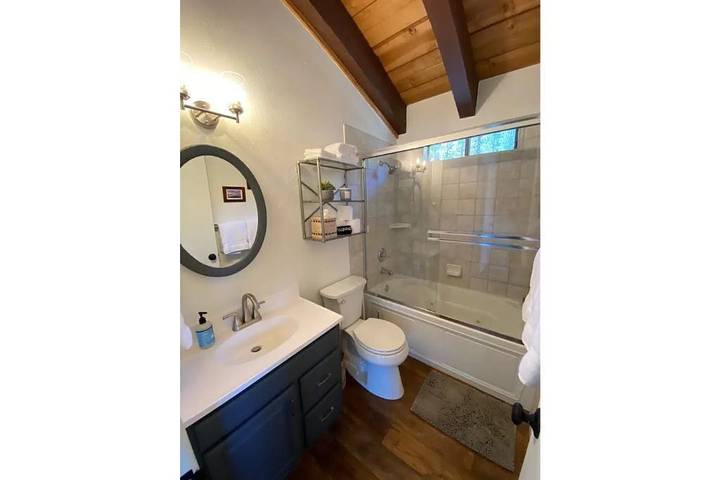 Log cabin for 8 people, with balcony by Lake Tahoe