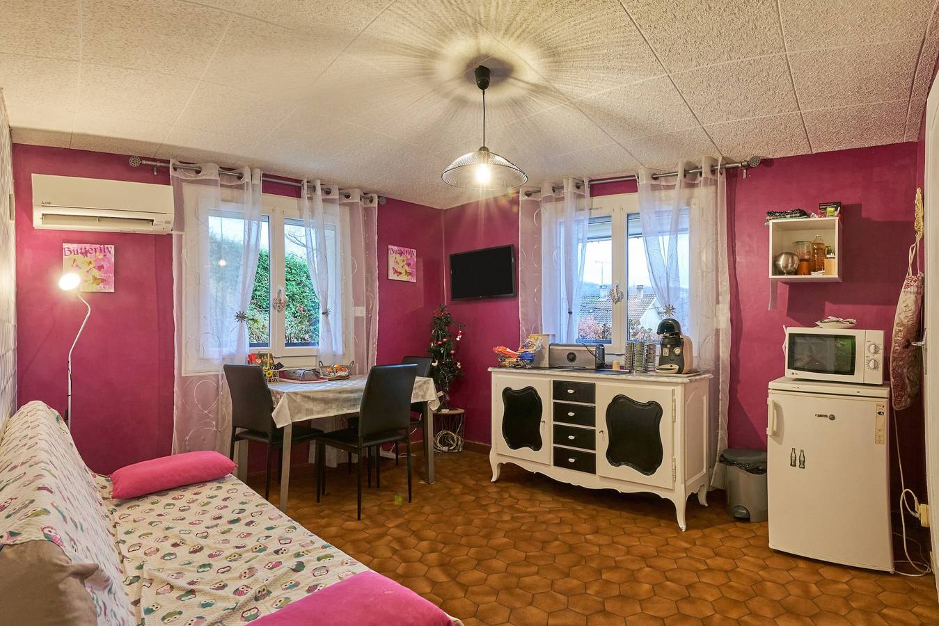 Studio entier, Studio avec terrasse privée, Wi-Fi et climatisation in Saint-Victor-de-Cessieu, Région de La Tour-du-Pin
