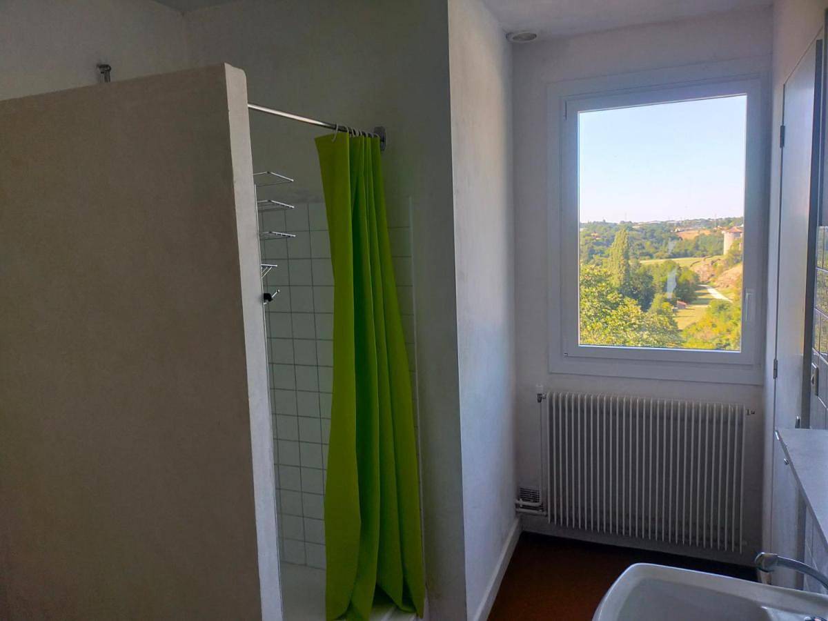 Double Room in Parthenay, Deux-Sèvres