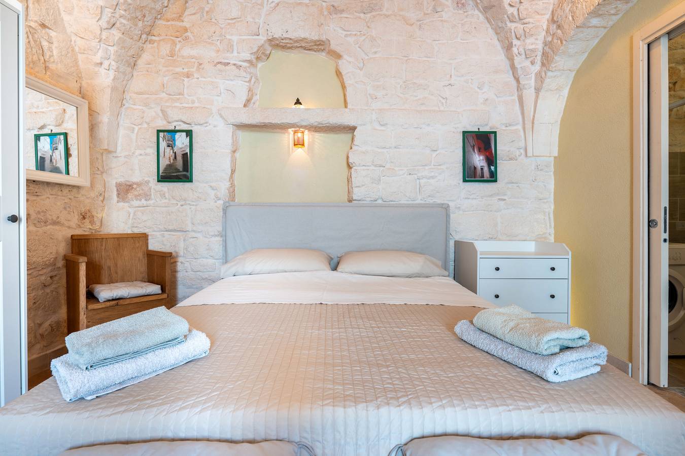Casa vacanze 'Rocco 19' con balcone, Wi-Fi e aria condizionata in Ceglie Messapica, Salento