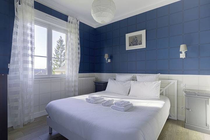 Apartamento entero, Coeur de Falaise 2 - 2-bedroom apartment downtown, private parking, Ev charging station in Sainte-Thérèse-en-Pays-de-Falaise, Región de Caen