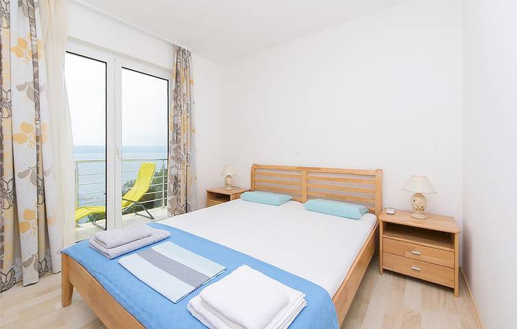 Ganze Ferienwohnung, Rückzugsort am Meer mit WiFi, AC, Parkplatz und Terrasse - 2,5 km zum Strand in Brela, Makarska Riviera