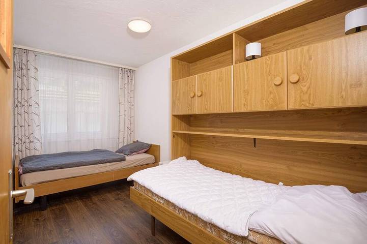 Ganze Wohnung, Helle 2-Zimmer in Davos mit Parkplatz und Balkon in Davos Platz 1, Davos