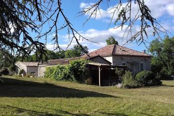 Gîte pour 4 personnes, avec jardin et terrasse à Fargues