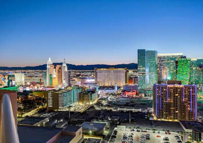 Ośrodek wypoczynkowy dla 8 osób, z jacuzzi i basen oraz taras w Paradise (Las Vegas)