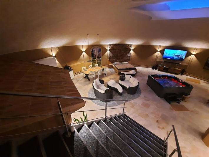 Ferienwohnung für 5 Personen, mit Whirlpool und Terrasse sowie Garten und Pool in Freital - 3