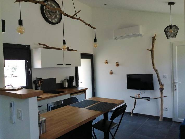Location de vacances pour 2 personnes, avec Terrasse et Jardin à Commelle-Vernay - 2