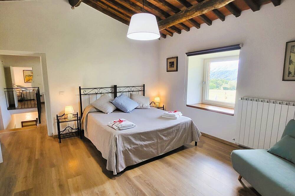 3 dormitorios, 2 baños, vistas, paseo al pueblo, wifi, piscina privada in Castiglione di Garfagnana, Garfagnana