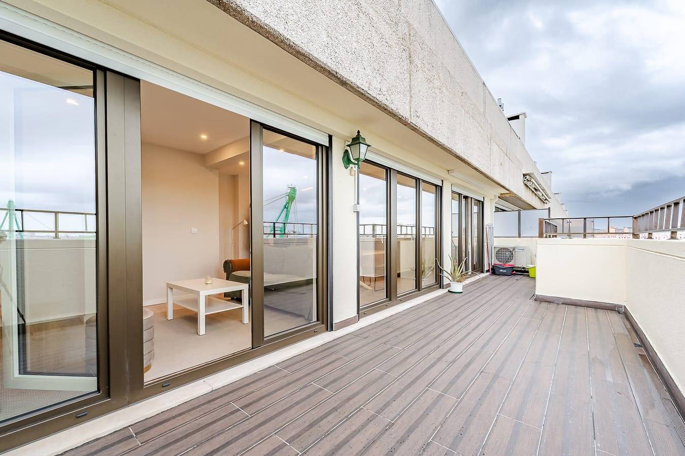 Entire apartment, Alvalade Stadium by Hopstays | Balcony & Lisbon View in Lumiar, Costa de Lisboa