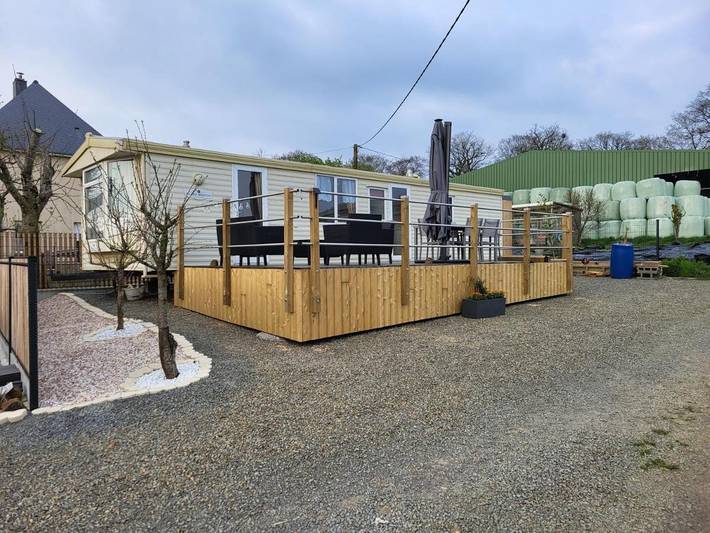 Location de vacances pour 6 personnes, avec terrasse et vue à Le Neufbourg