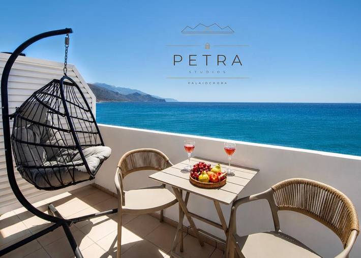 Gîte pour 2 personnes, avec vue et balcon dans Palaiochora